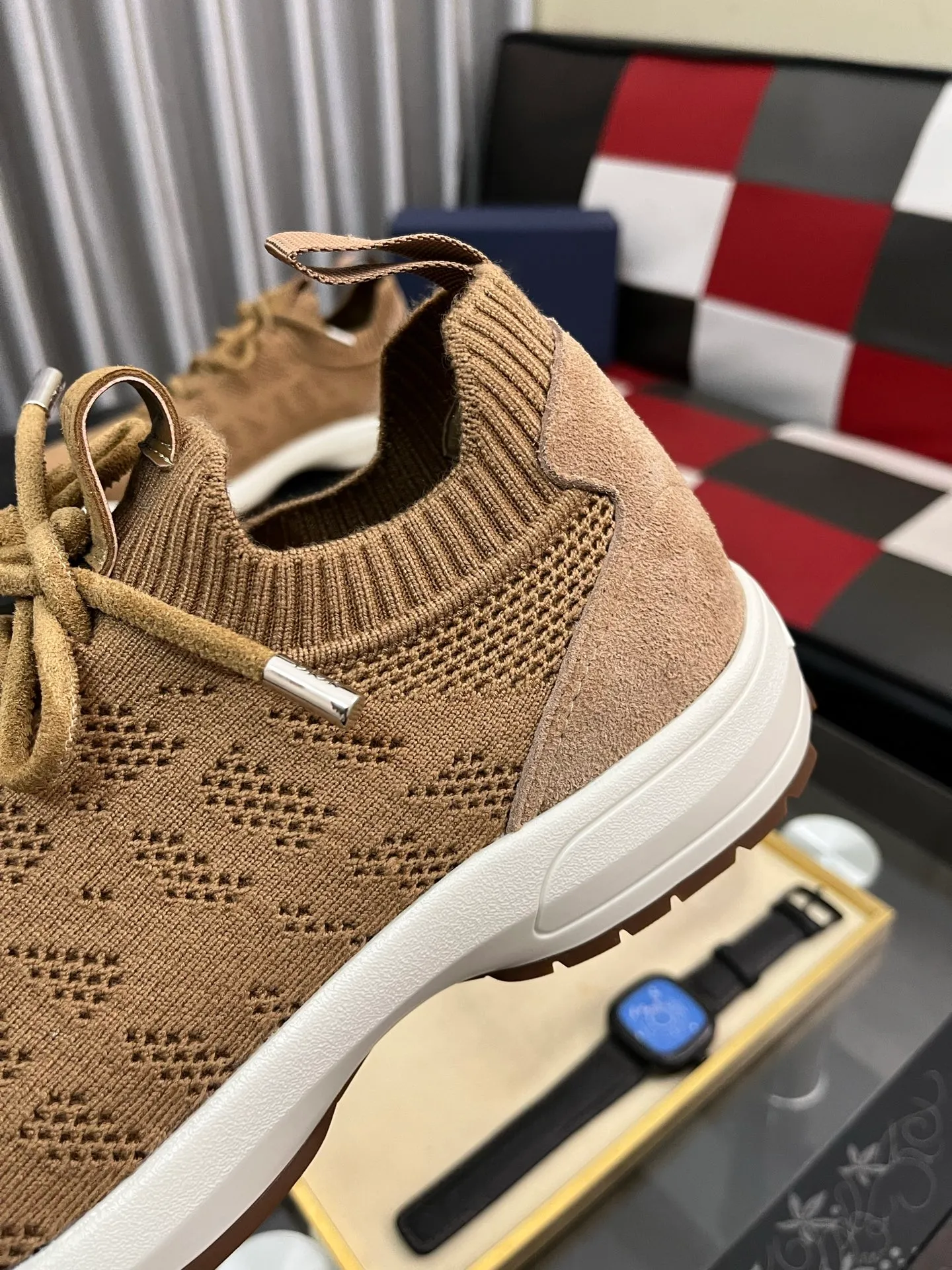 Men's shoes 💰: 400⌚️⌚️2025 new Dior fly-knit breathable casual men's shoes are on the market, original order, impeccable, the upper is made of imported fly-knit, and the original outsole is made one to one quarter. It is super comfortable on the feet. It is a must-buy pair of shoes. Available in sizes 38-446️⃣